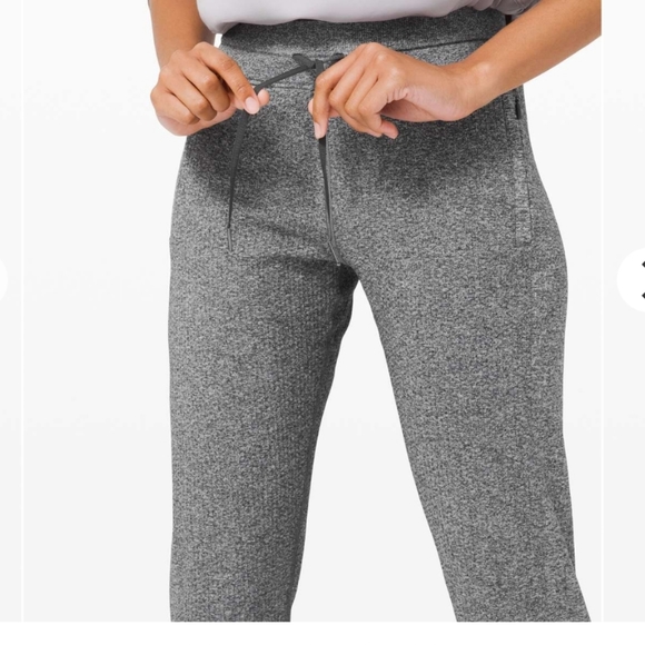 Lululemon jogger - Picture 4 of 16